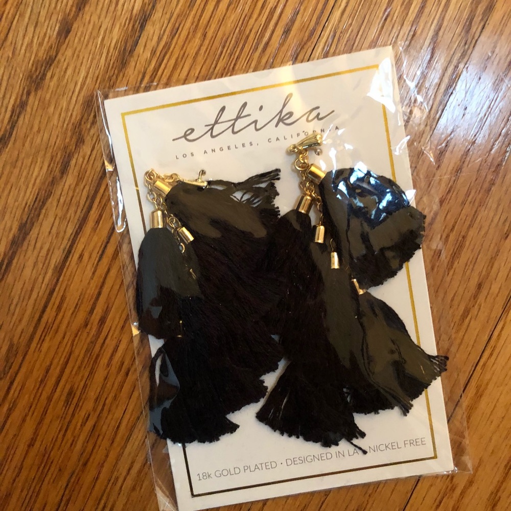 Fashionable earrings